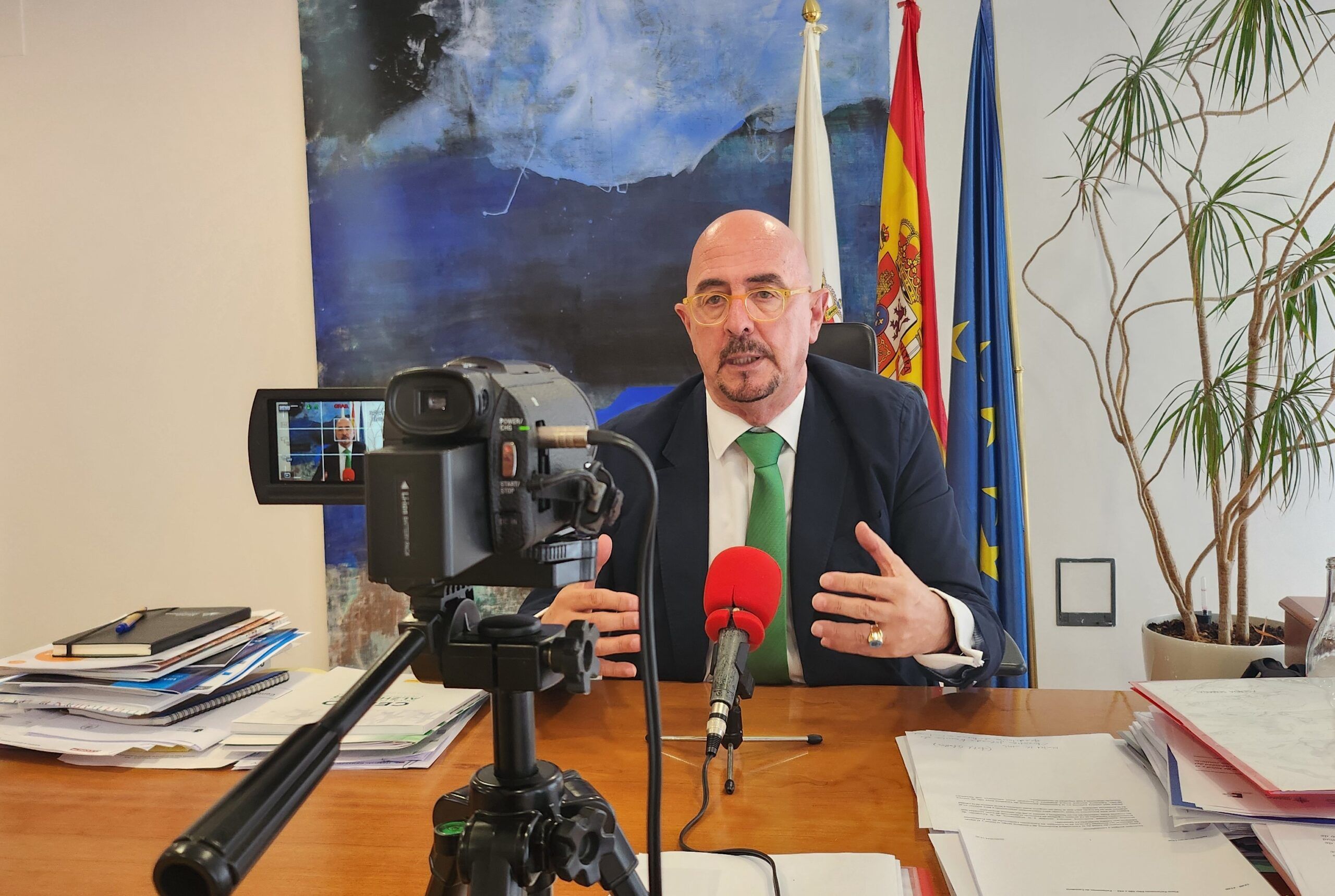 El Servicio Cántabro de Salud advierte de un posible fraude a través de mensajes a teléfonos móviles